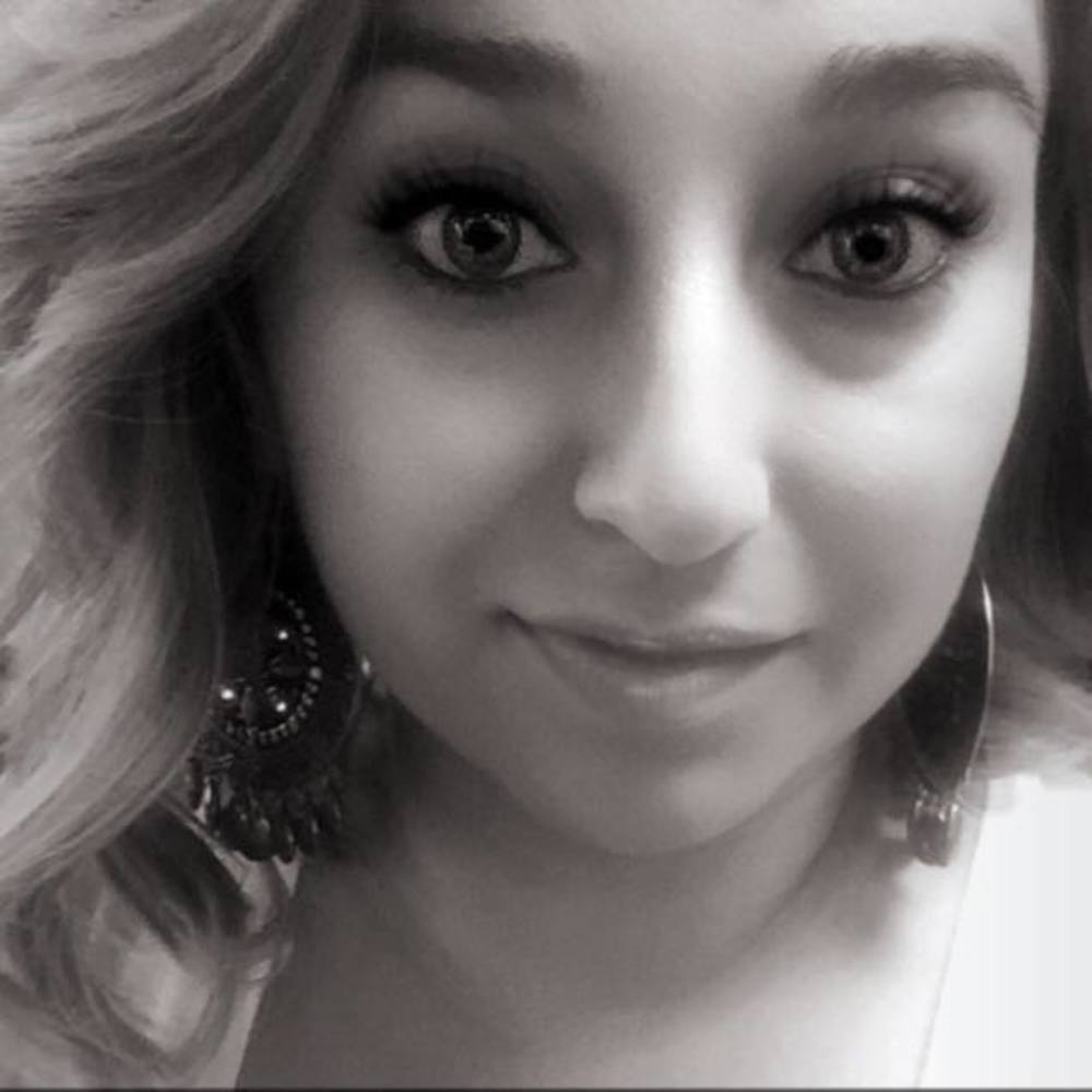 Meet your Posher, Andrea